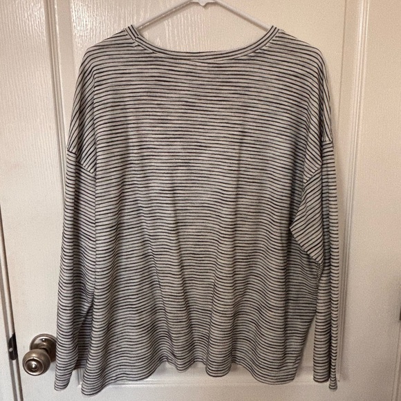 Old Navy Ribbed Top - Picture 2 of 3